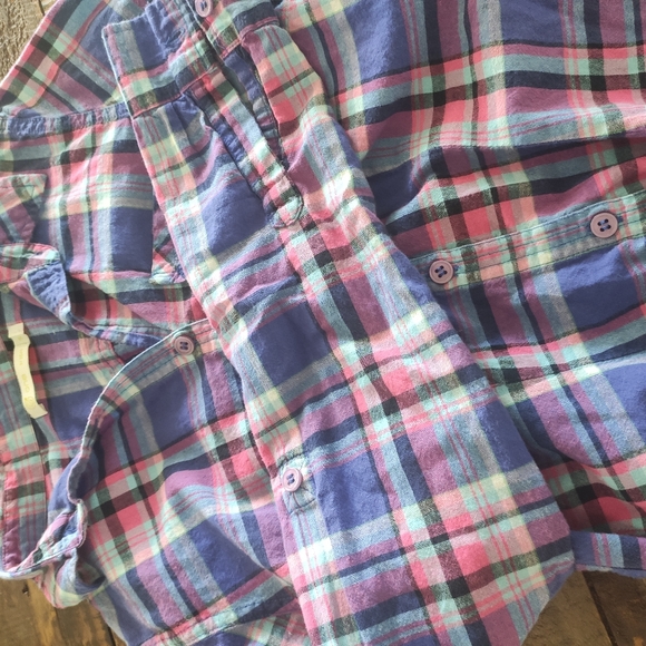 Button Down Shirt Size S - Picture 2 of 6